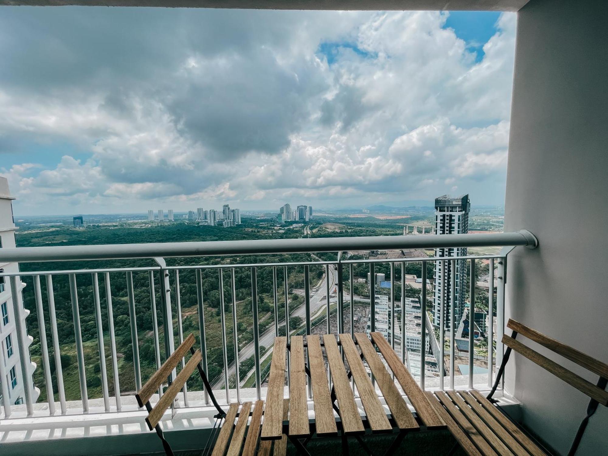 Teega Suites Puteriharbour By Wp Homestay Джохор-Бару Экстерьер фото
