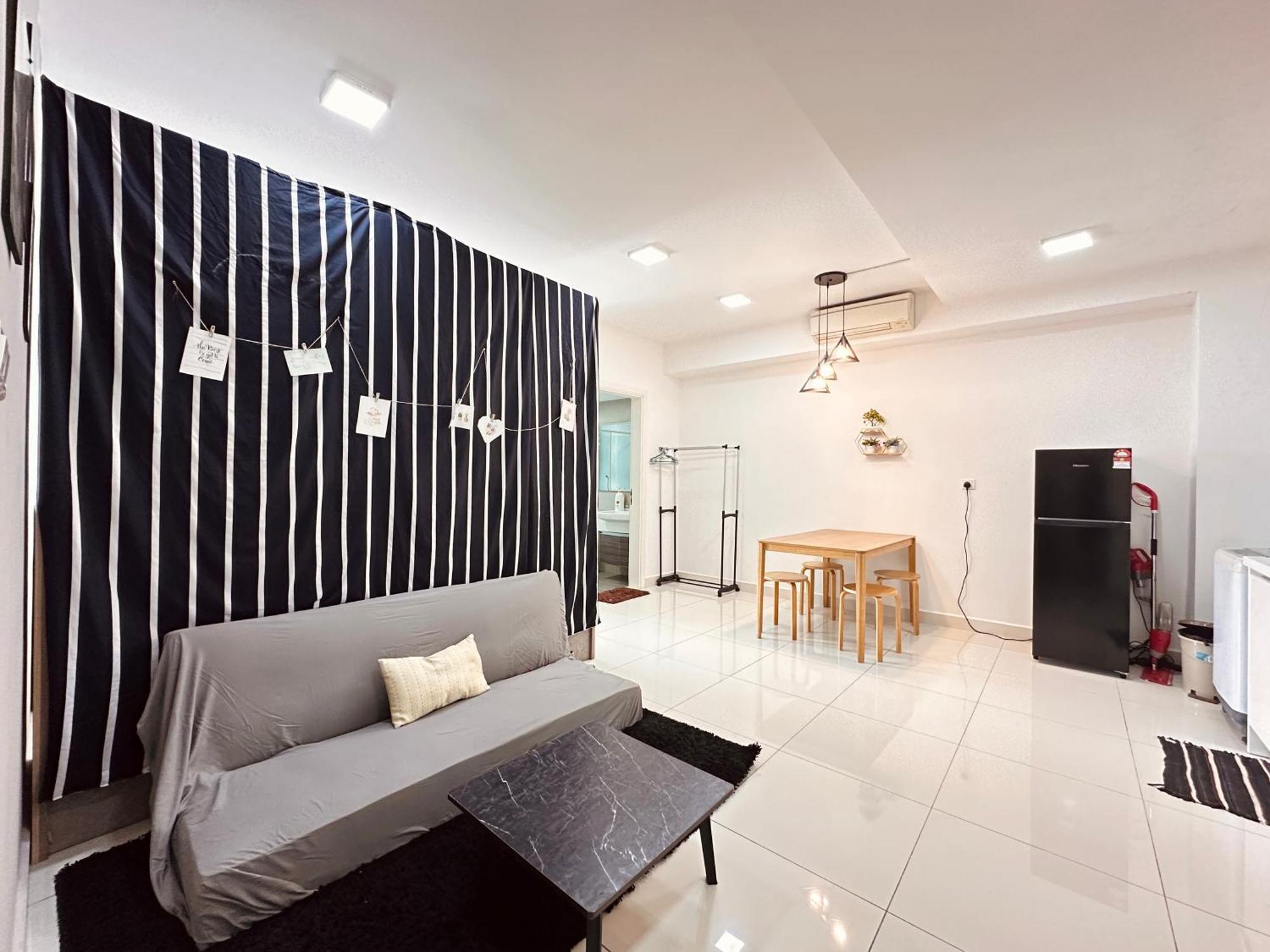 Teega Suites Puteriharbour By Wp Homestay Джохор-Бару Номер фото